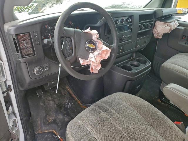 Chevrolet Express Image 9