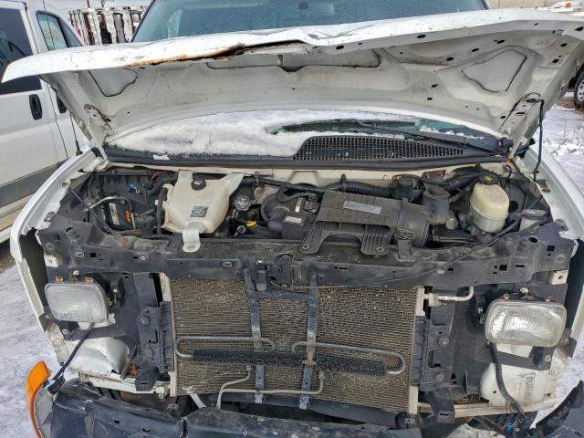 Chevrolet Express Image 11