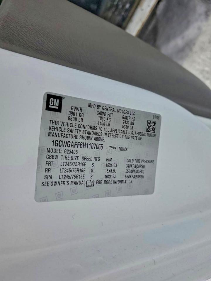 Chevrolet Express Image 13