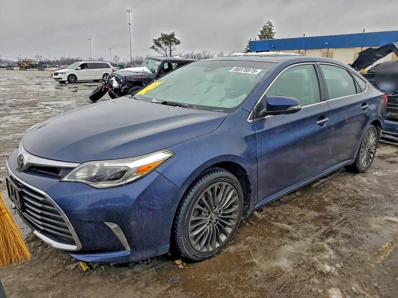 Toyota Avalon Xle Image 1