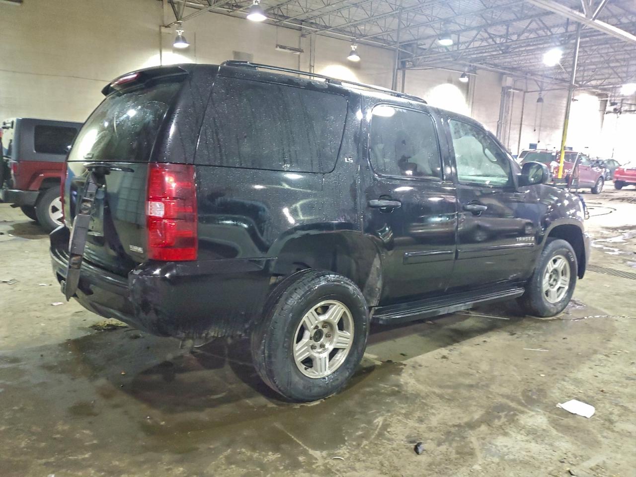 Chevrolet Tahoe C1500 Image 2