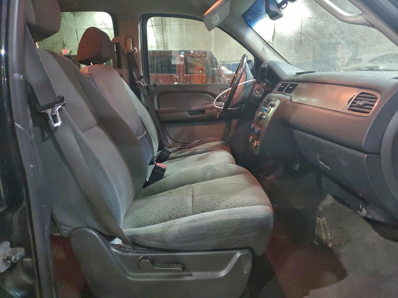 Chevrolet Tahoe C1500 Image 8