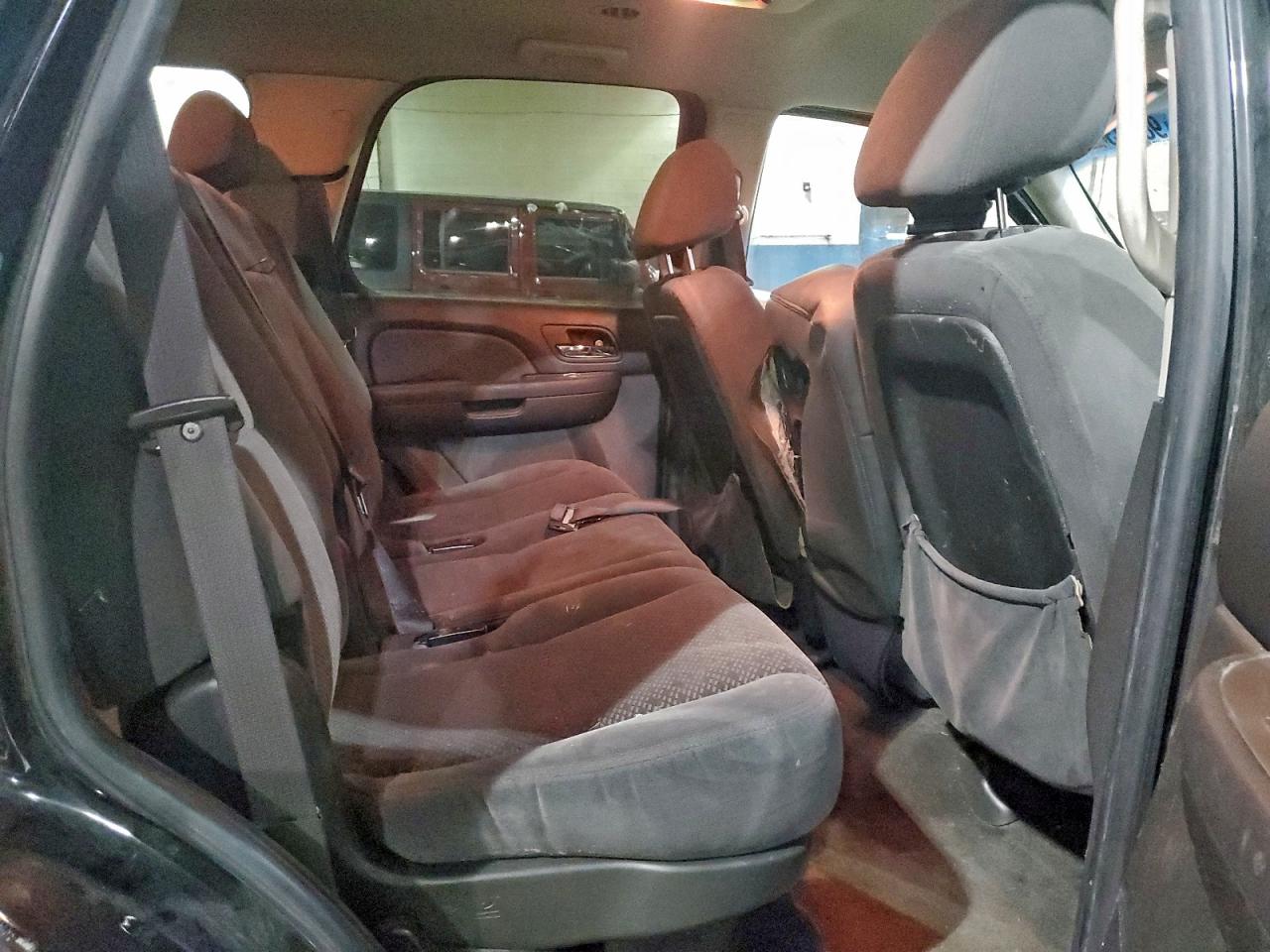 Chevrolet Tahoe C1500 Image 7