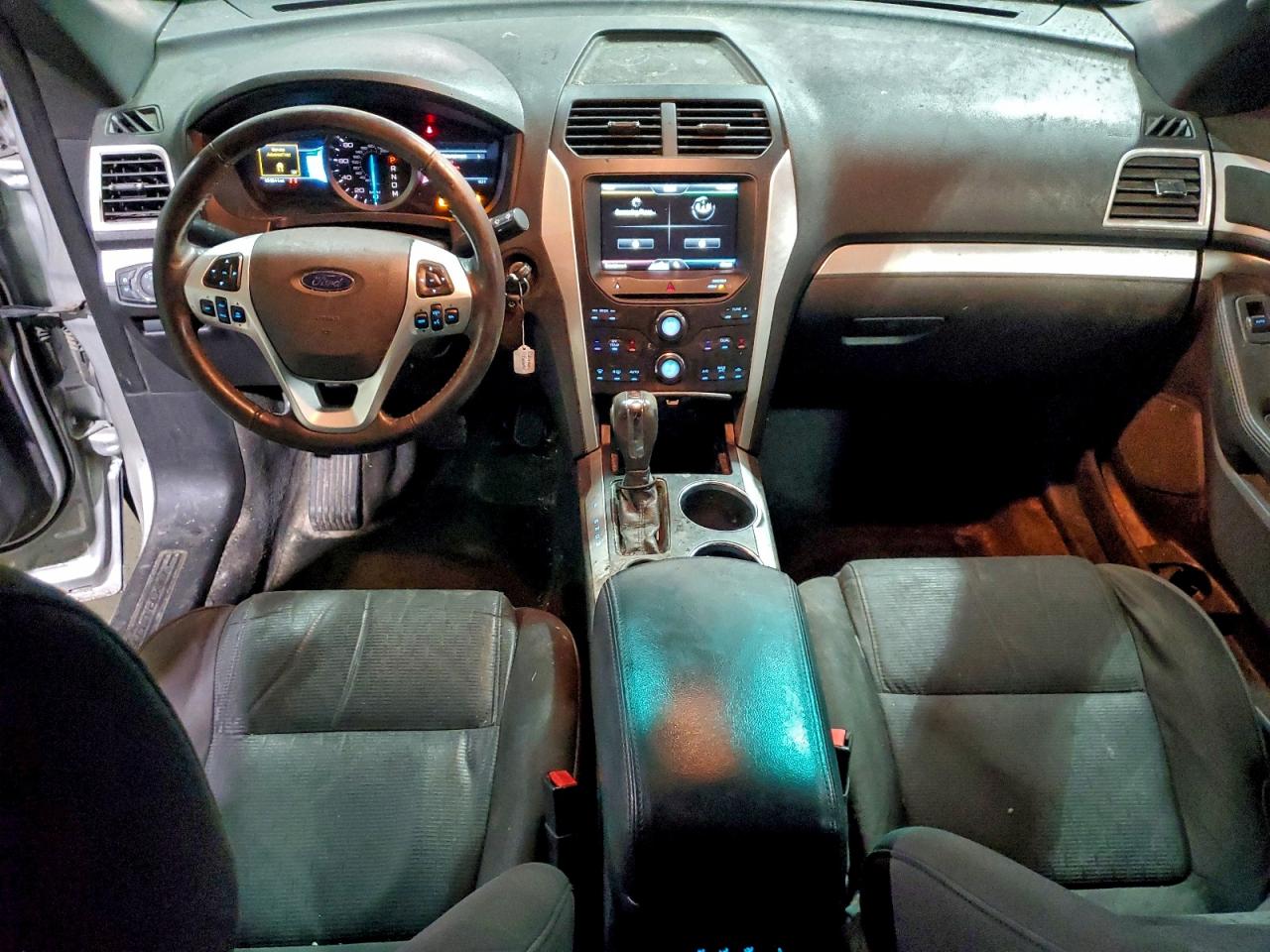 Ford Explorer Xlt Image 2