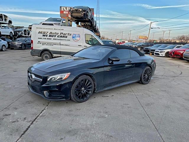 Mercedes-Benz S-Class 550 Image 3