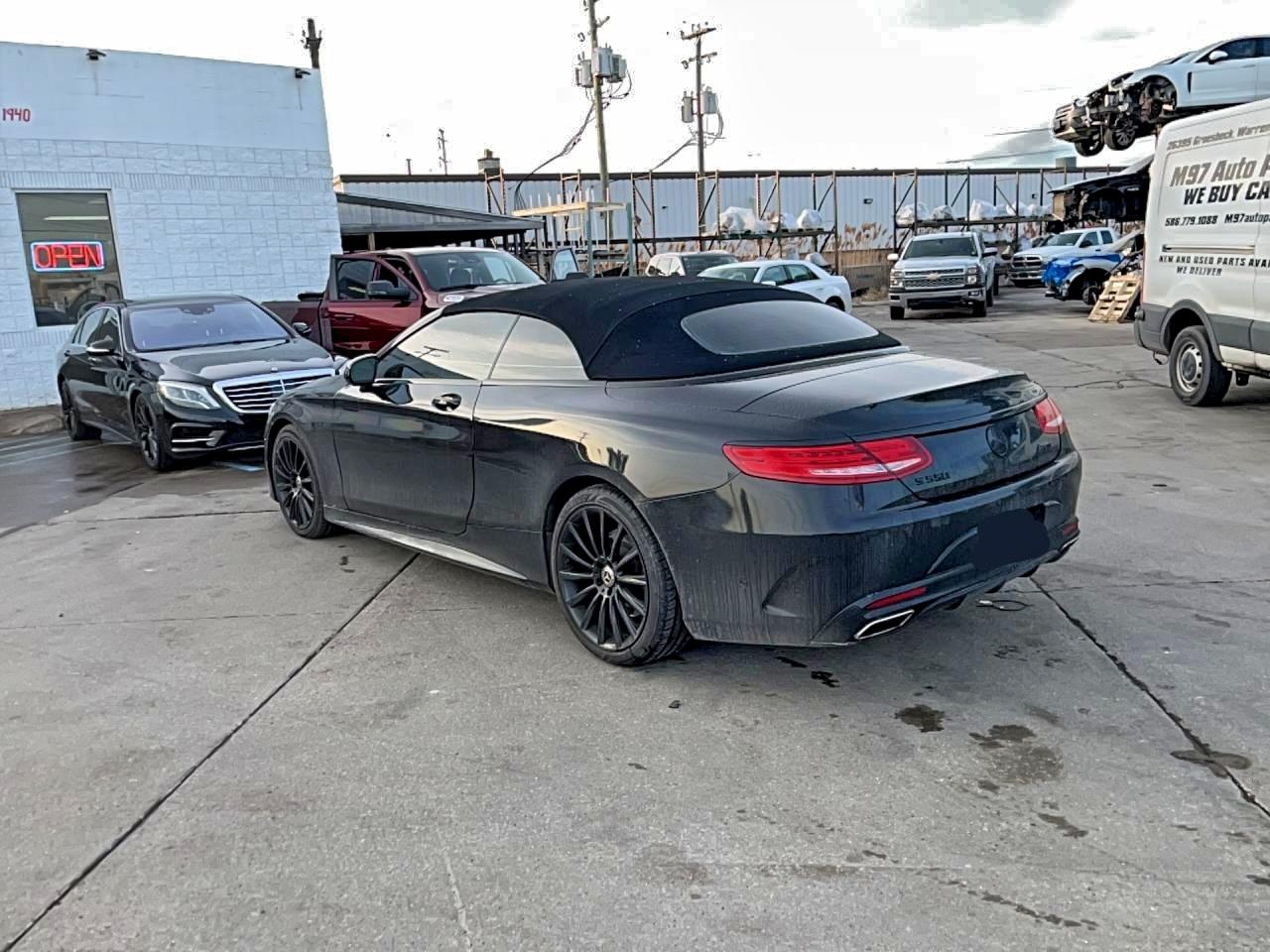 Mercedes-Benz S-Class 550 Image 6