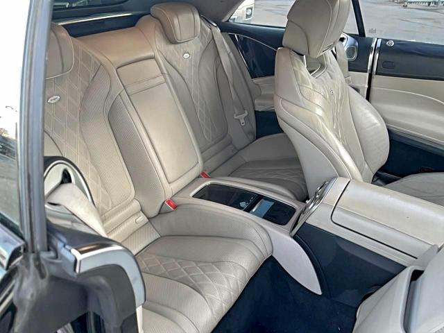 Mercedes-Benz S-Class 550 Image 10