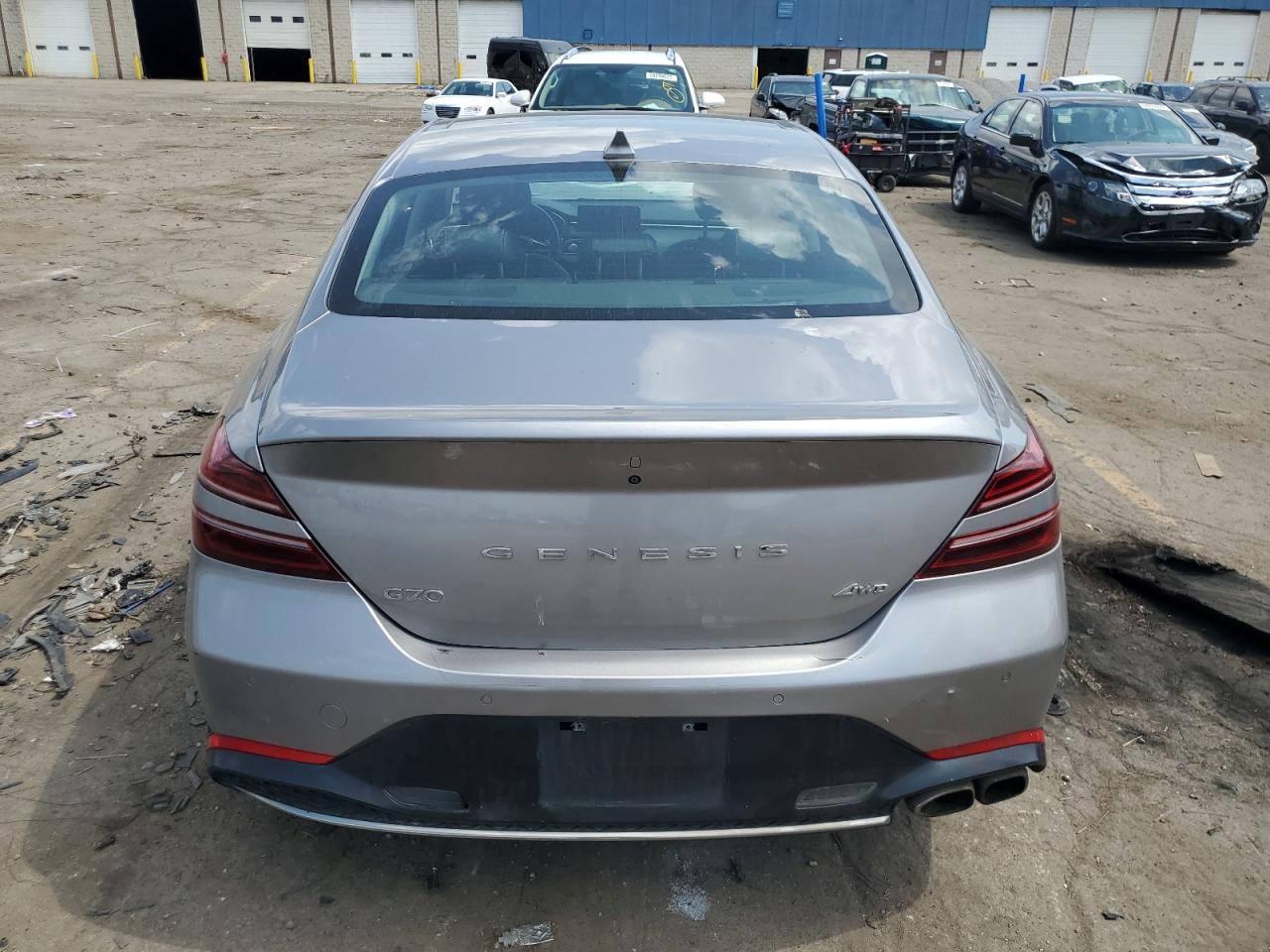 Genesis G70 Base Base Image 11
