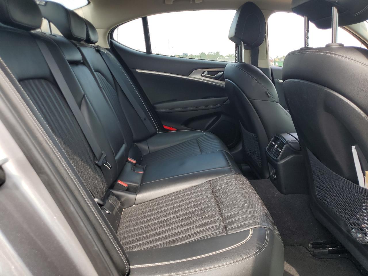 Genesis G70 Base Base Image 12