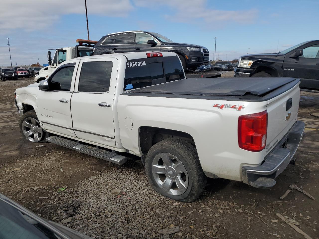 Chevrolet Silverado K1500 Ltz Image 2