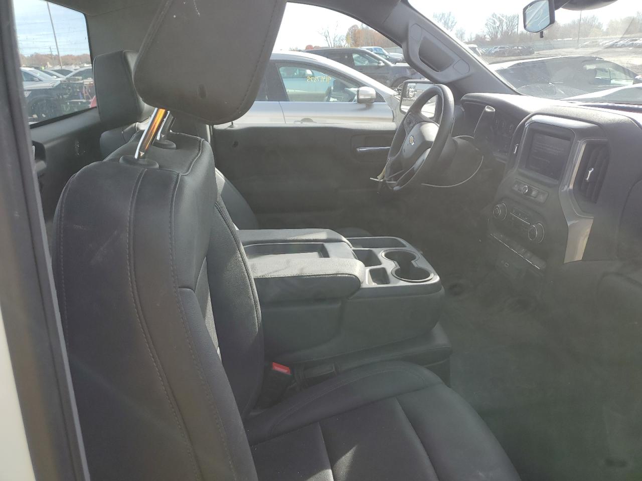 Chevrolet Silverado C1500 Image 11