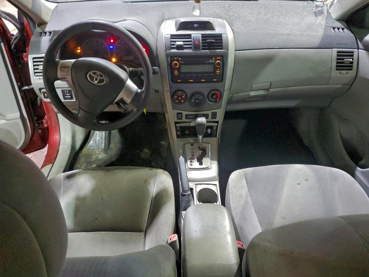 Toyota Corolla Base Image 7