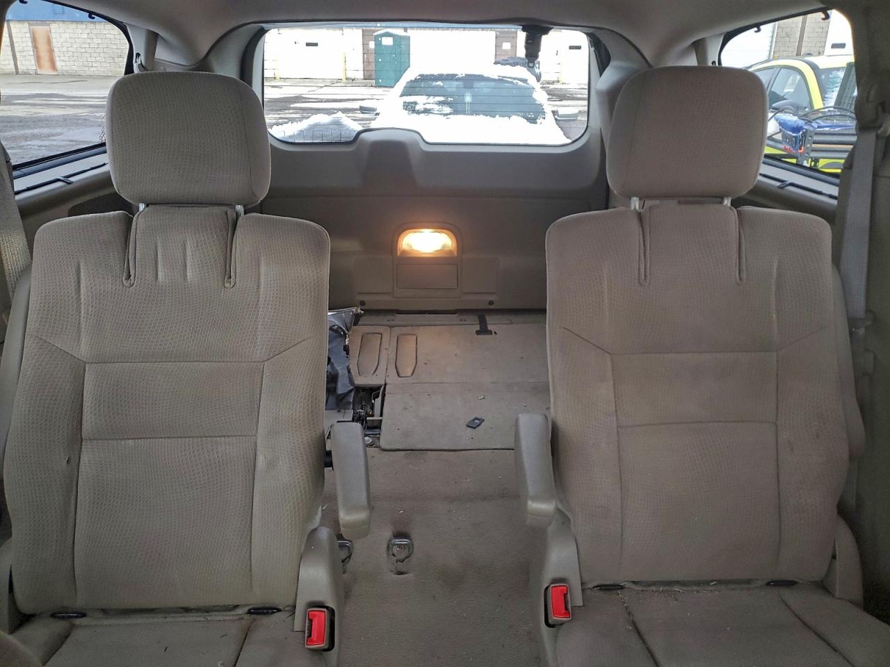 Chrysler Minivan Touring Image 10