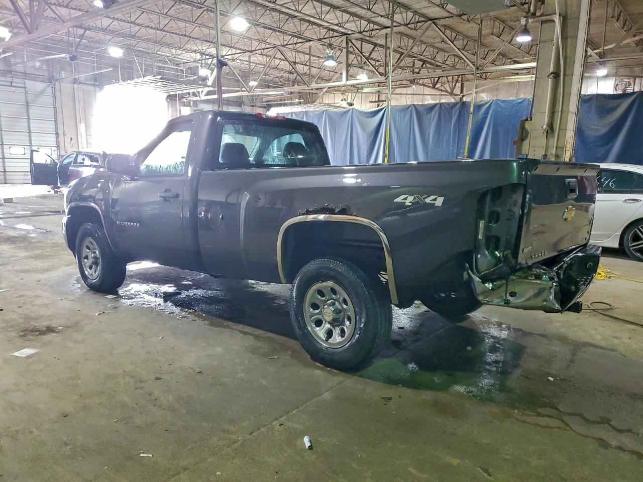 Chevrolet Silverado K1500 Image 2