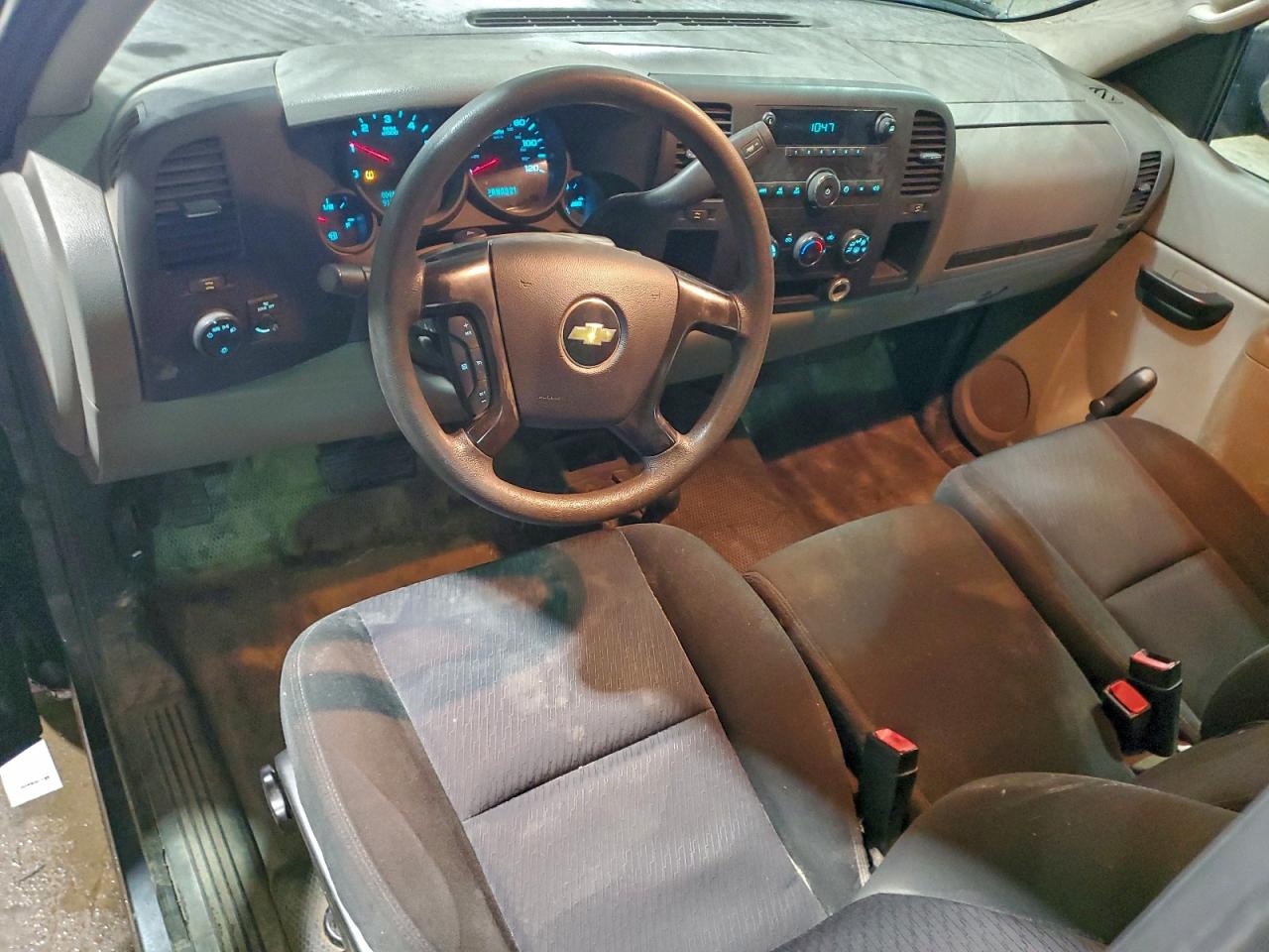 Chevrolet Silverado K1500 Image 8