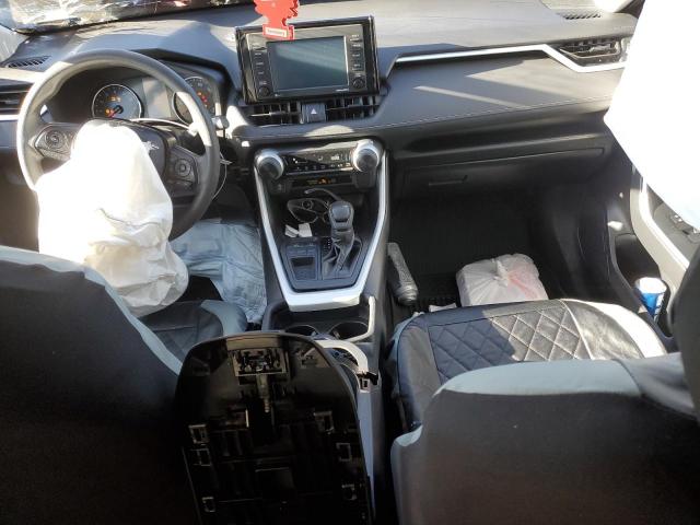 Toyota RAV4 Le Image 4