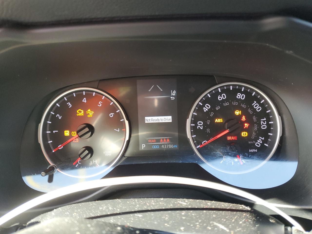 Toyota RAV4 Le Image 13