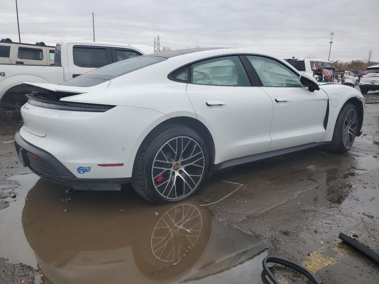 Porsche Taycan 4s Image 6