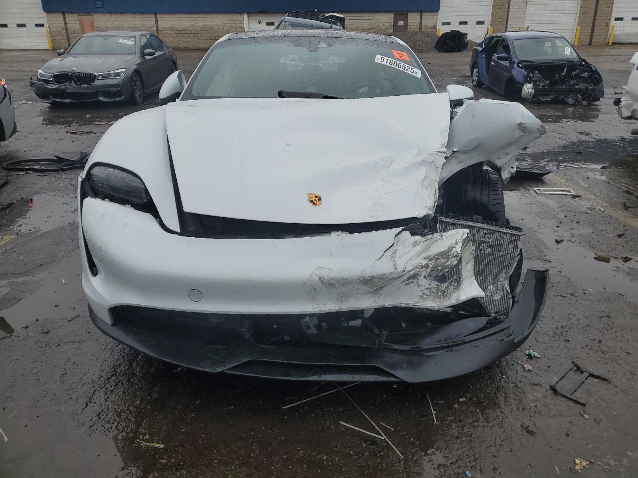 Porsche Taycan 4s Image 5