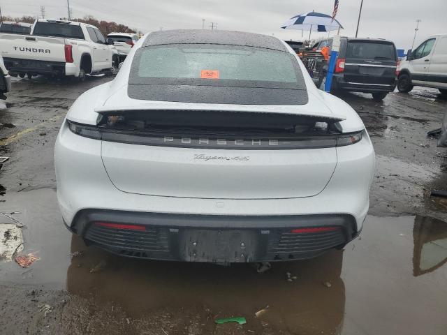 Porsche Taycan 4s Image 8