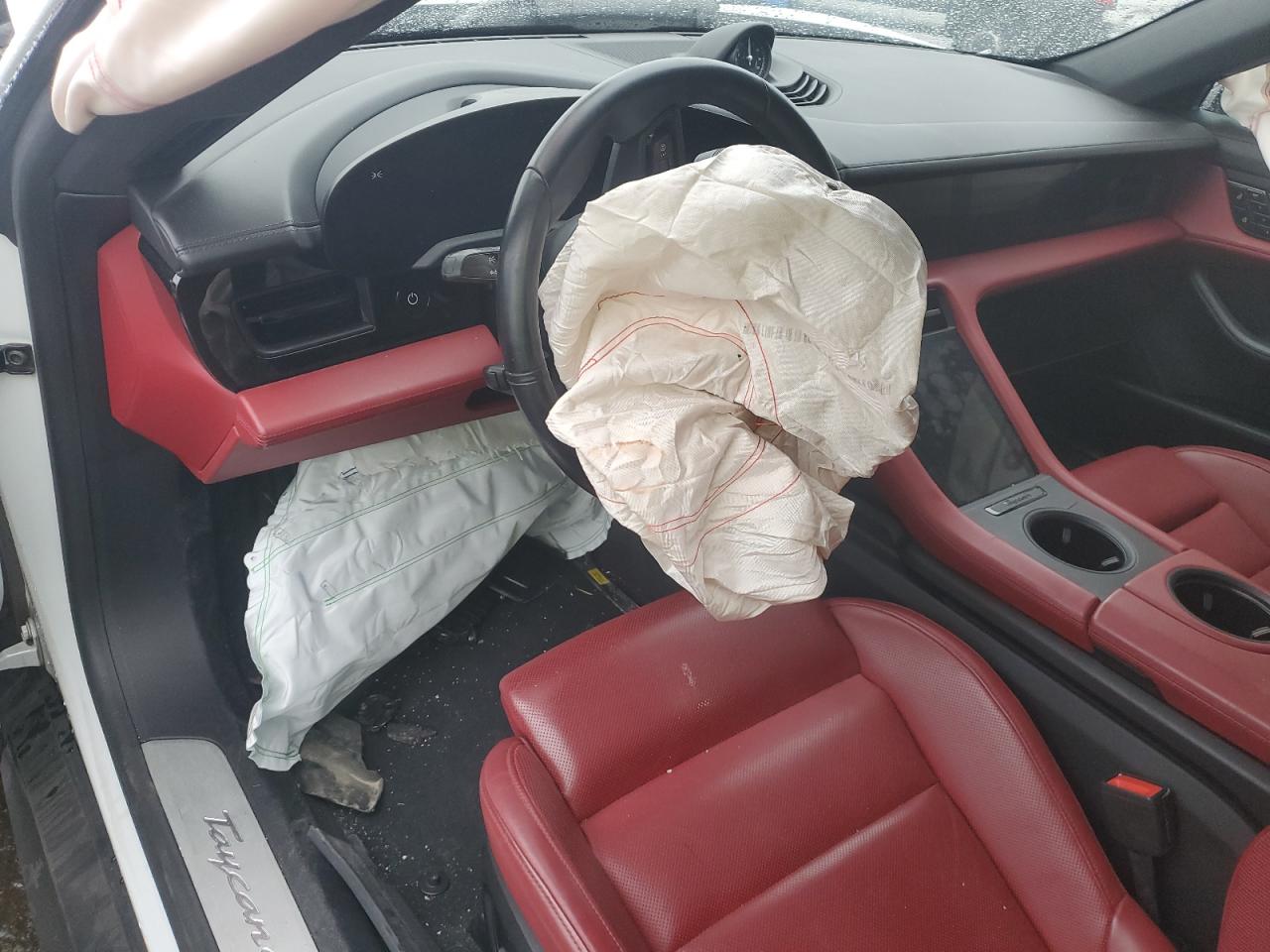 Porsche Taycan 4s Image 2