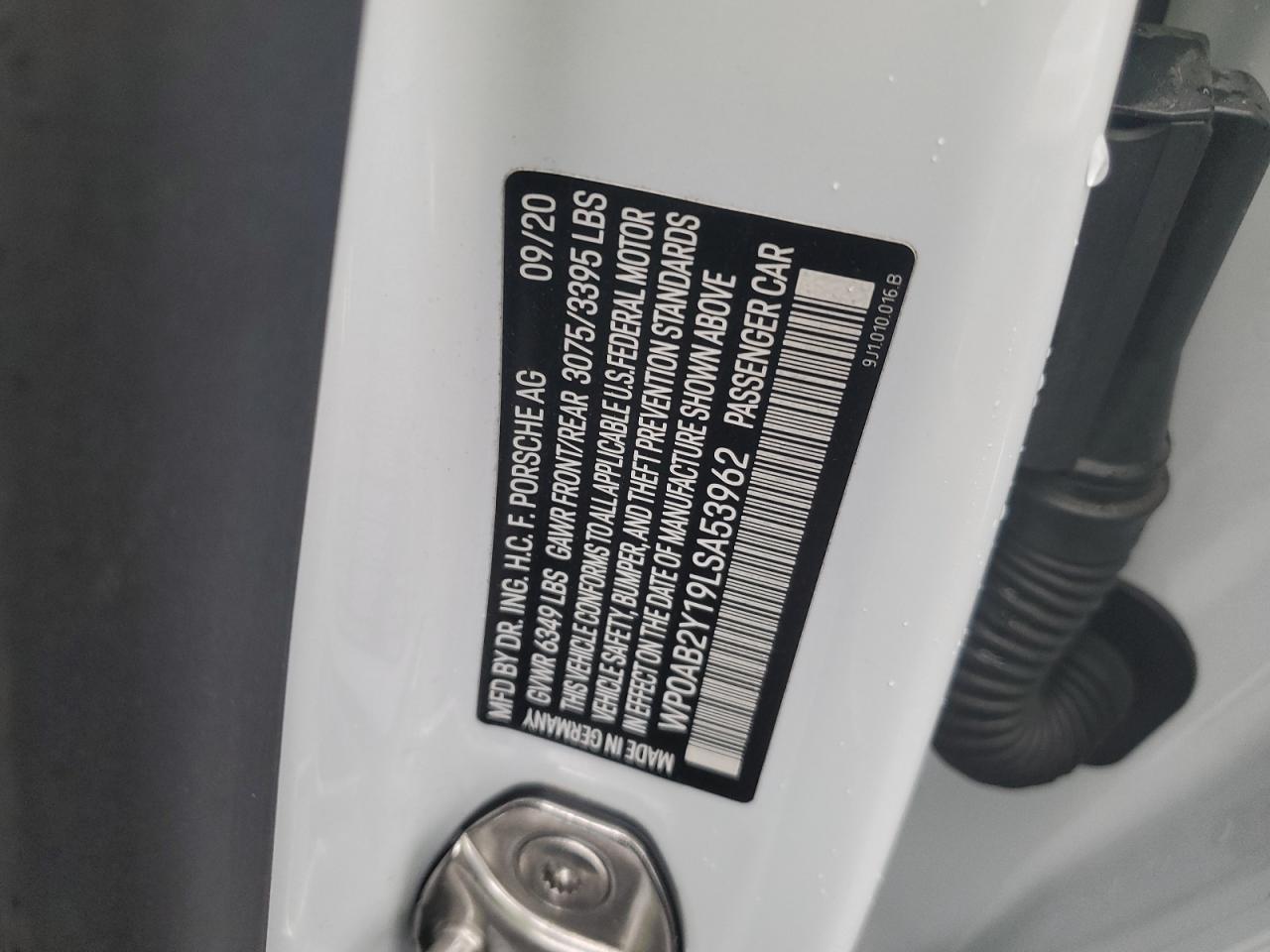 Porsche Taycan 4s Image 10