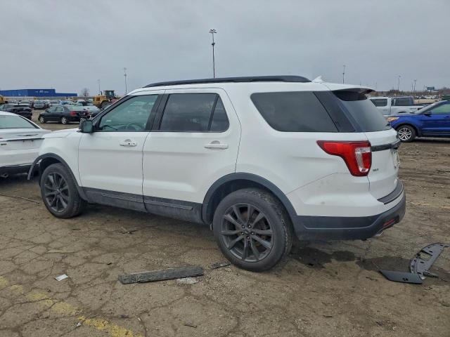 Ford Explorer Xlt Image 4