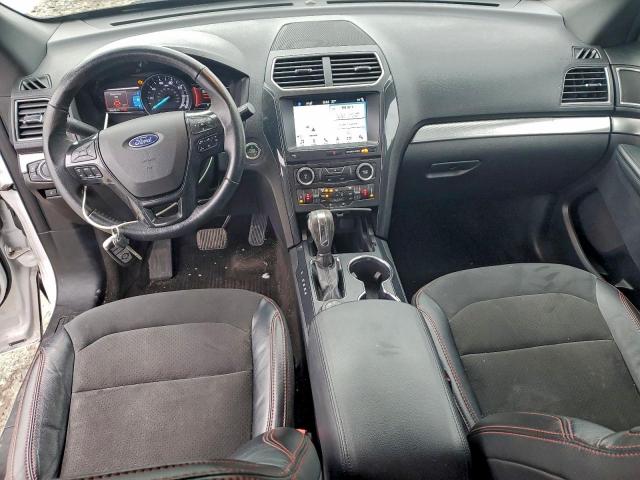 Ford Explorer Xlt Image 6