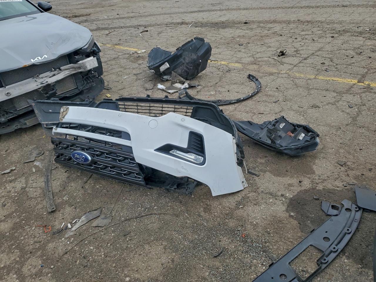 Ford Explorer Xlt Image 8