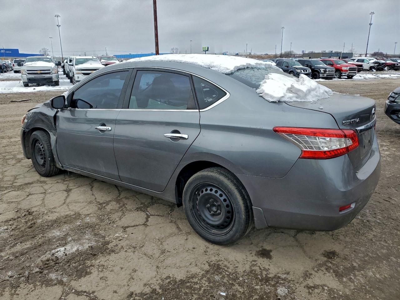 Nissan Sentra S Image 2