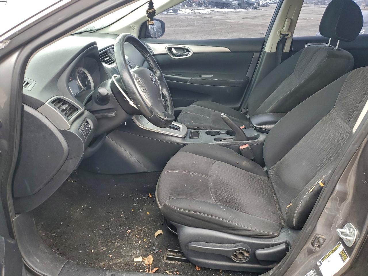 Nissan Sentra S Image 10