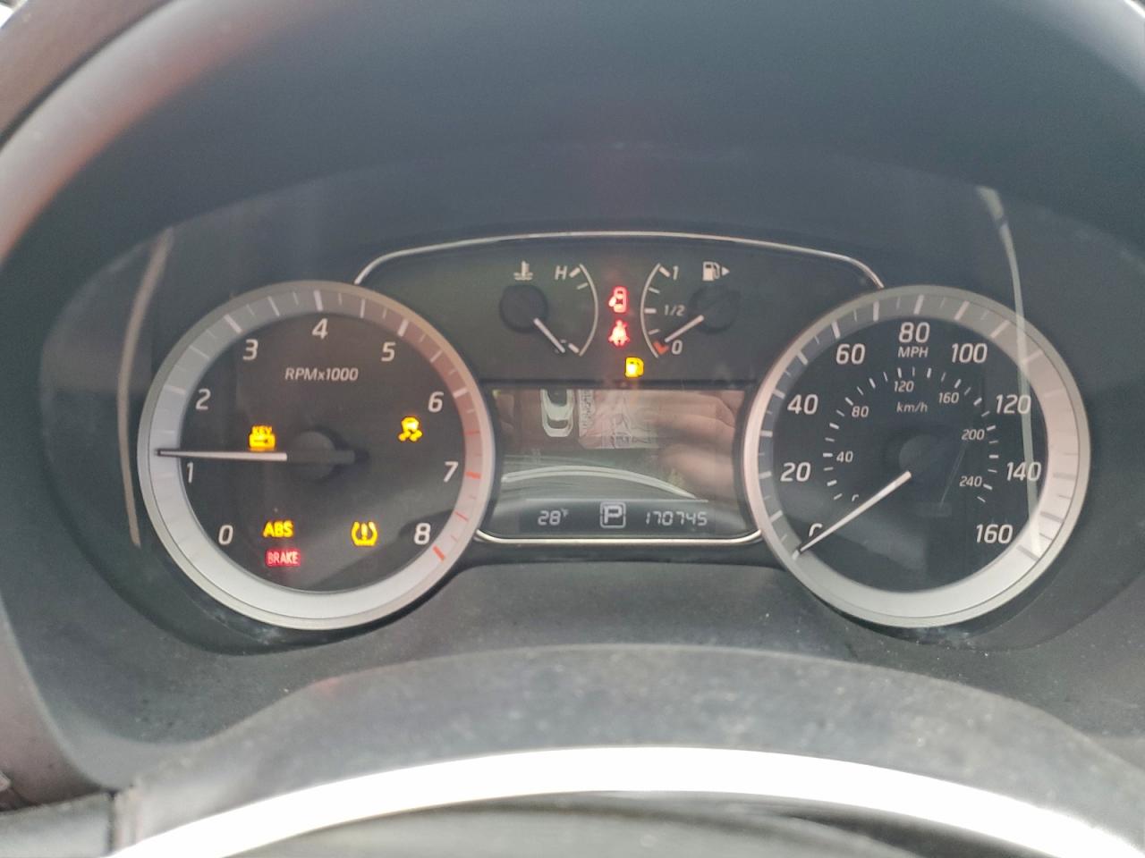 Nissan Sentra S Image 9