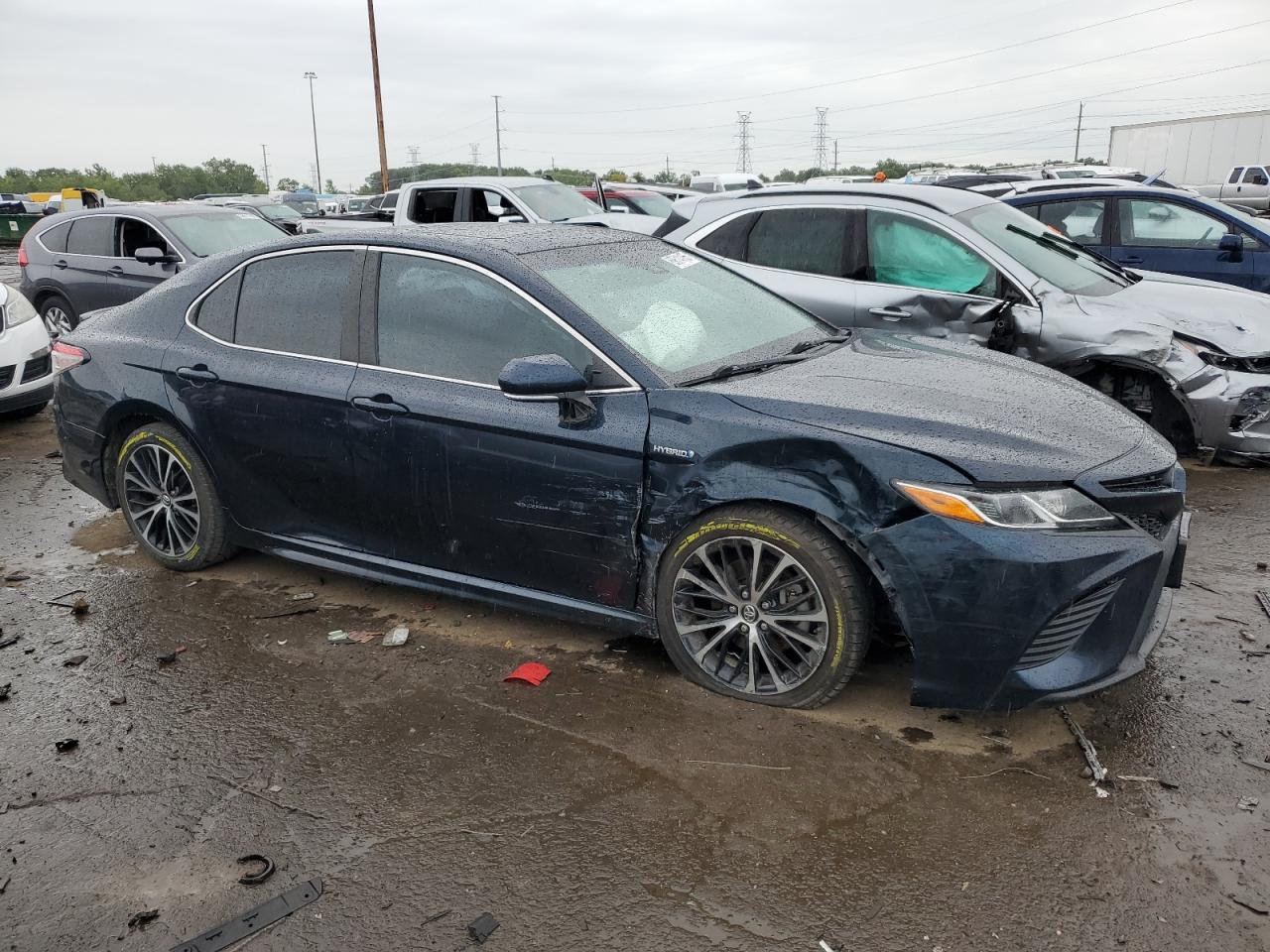 Toyota Camry Hybrid Image 11