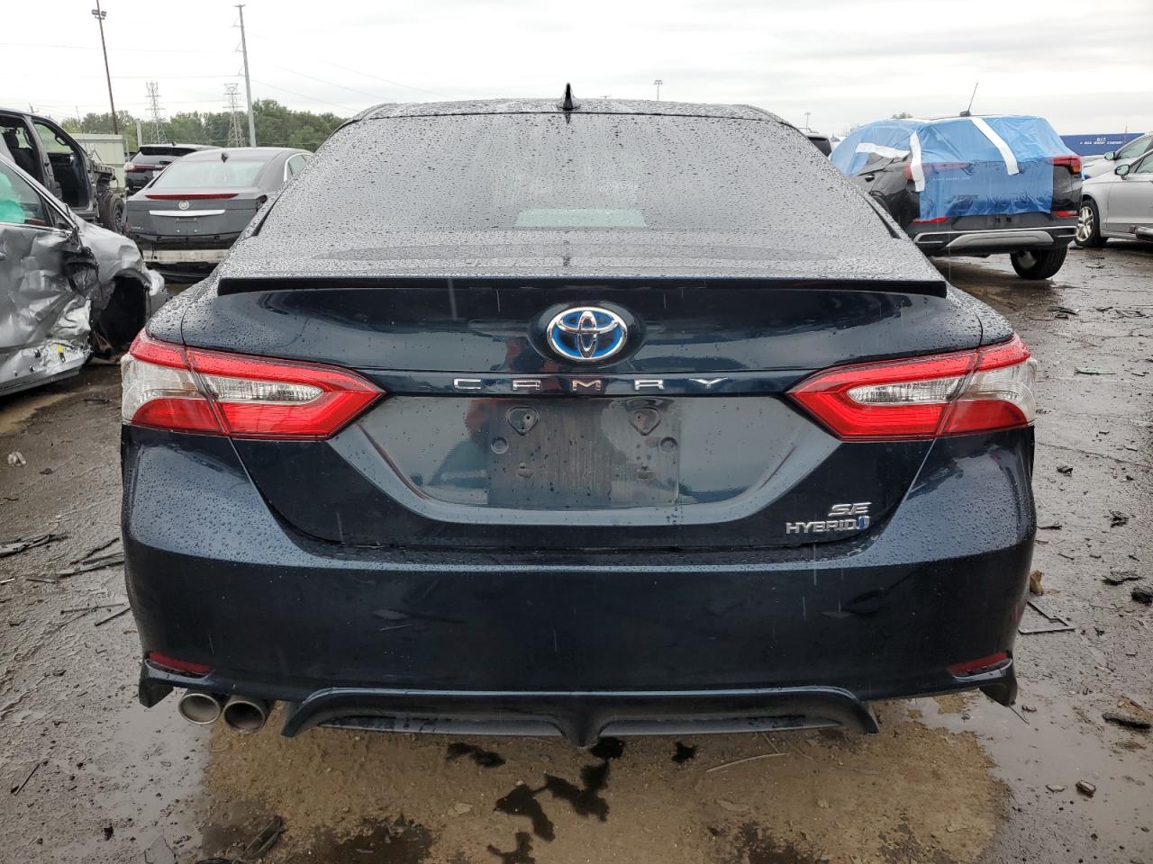 Toyota Camry Hybrid Image 5