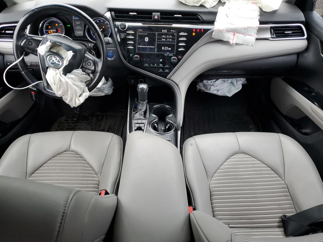 Toyota Camry Hybrid Image 6