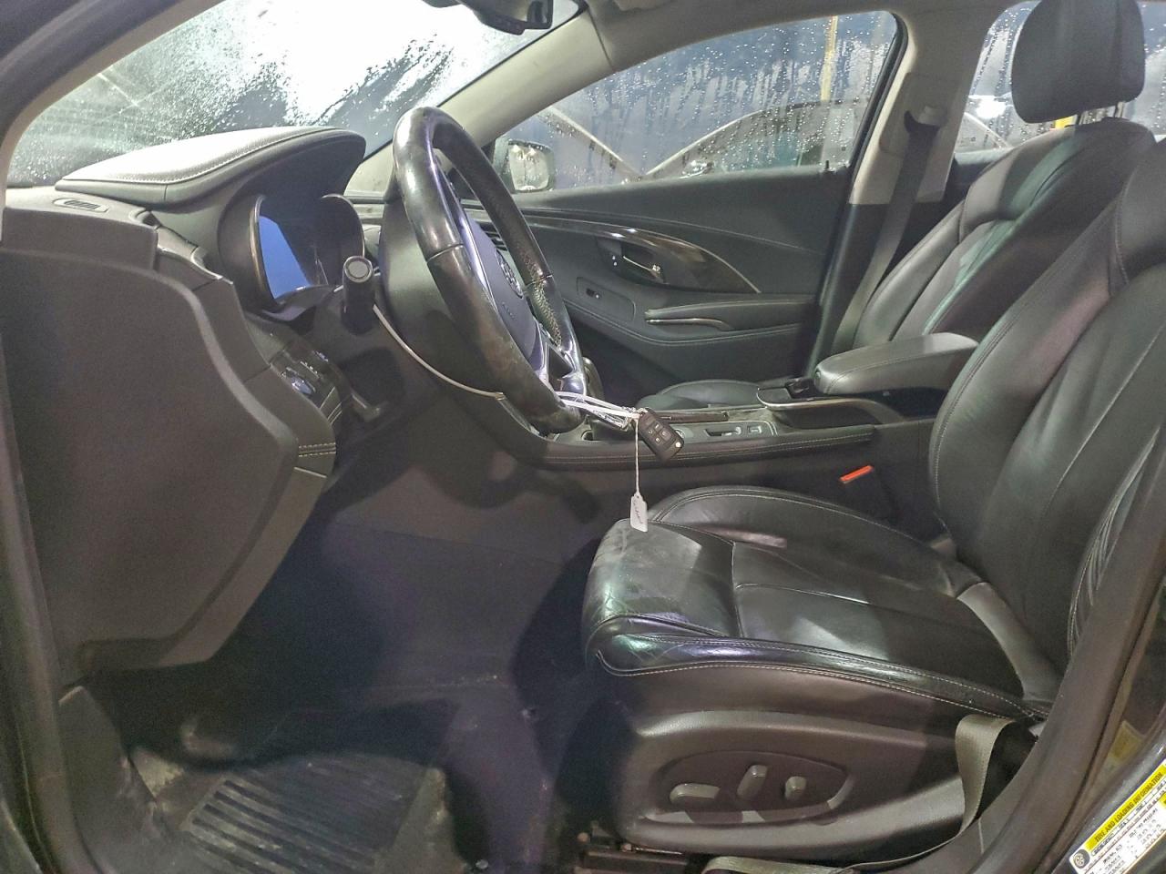 Buick LaCrosse Image 4