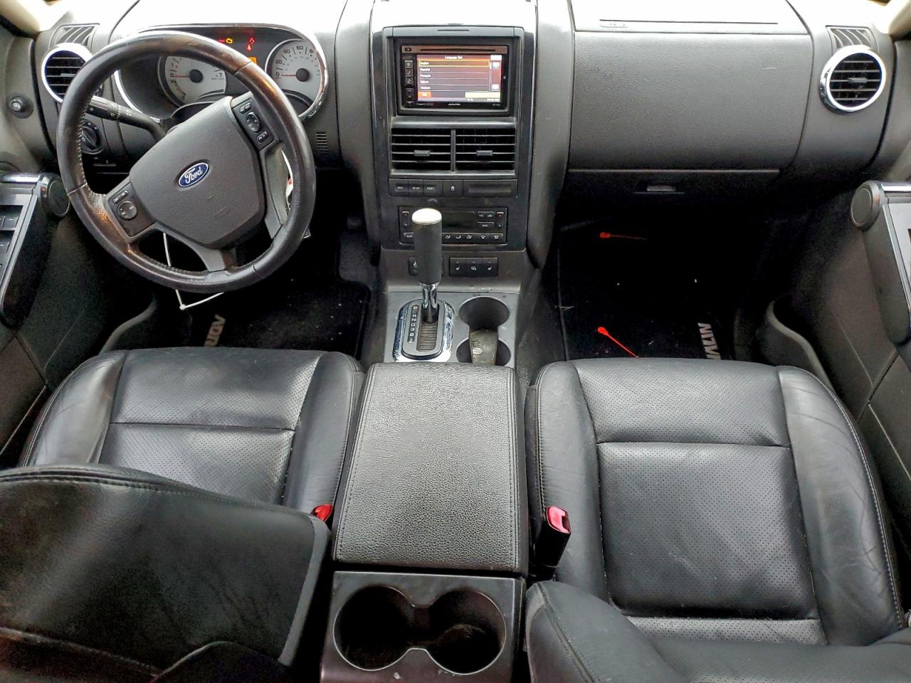 Ford Explorer Limited Image 4