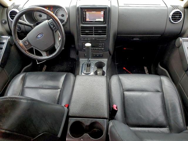 Ford Explorer Limited Image 4