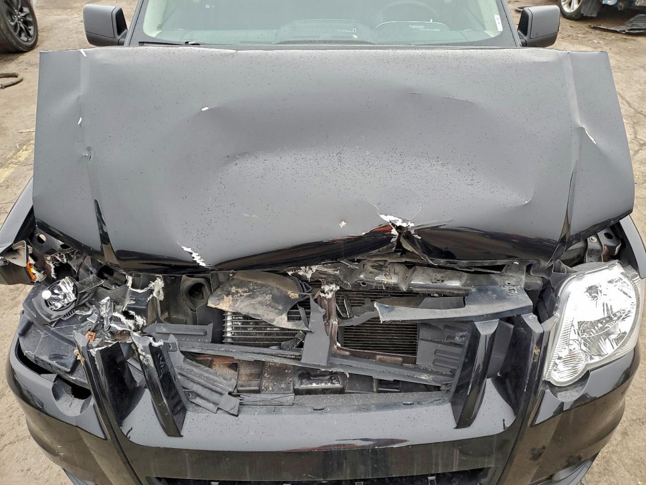 Ford Explorer Limited Image 12