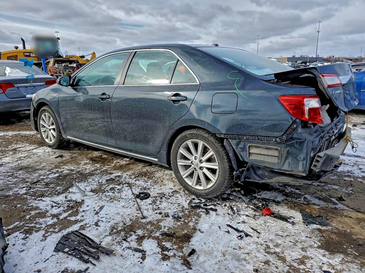 Toyota Camry Hybrid Image 4