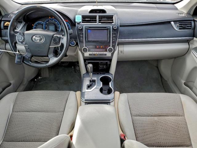 Toyota Camry Hybrid Image 9