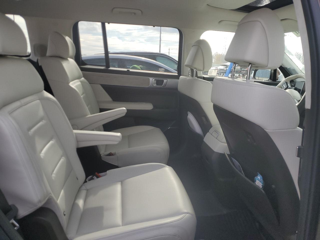 Hyundai SANTA FE Calligraphy Image 9