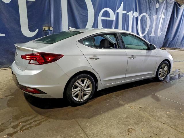 Hyundai ELANTRA Sel Image 2