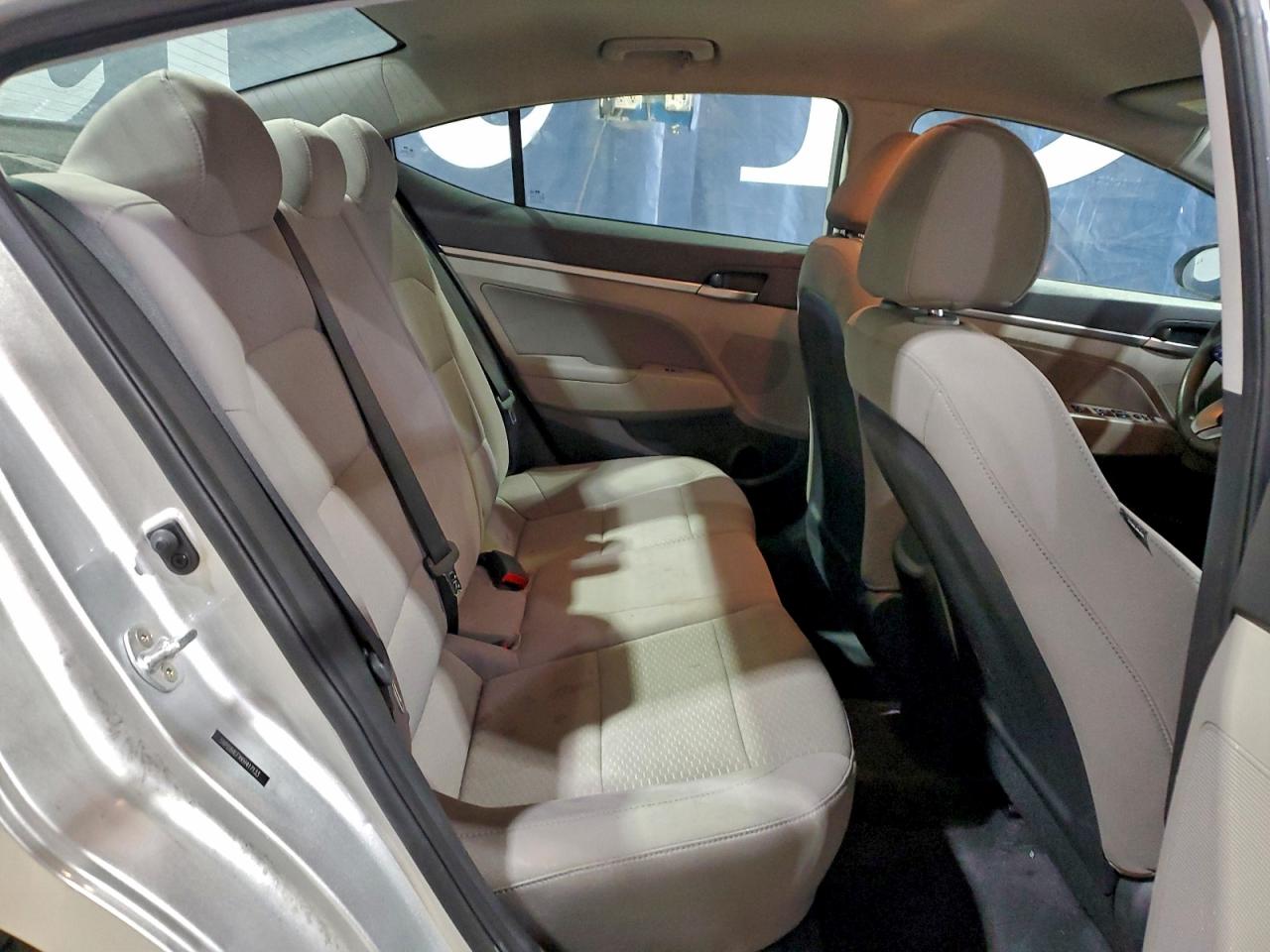 Hyundai ELANTRA Sel Image 10