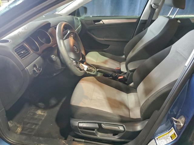 Volkswagen Jetta S Image 11