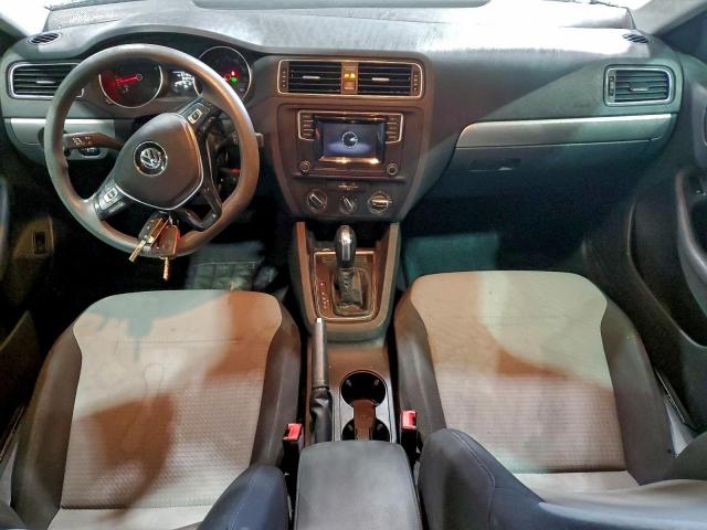 Volkswagen Jetta S Image 6