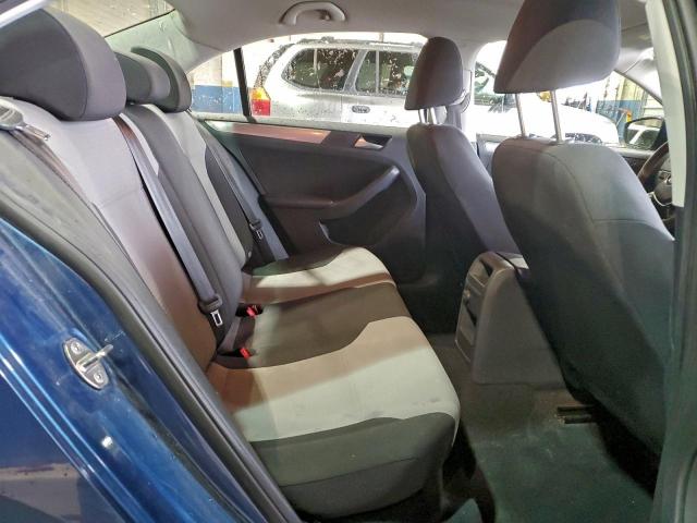 Volkswagen Jetta S Image 9