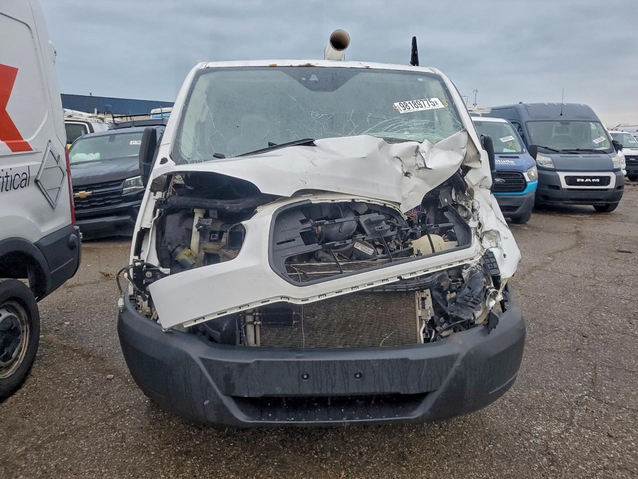 Ford Transit T-150 Image 10