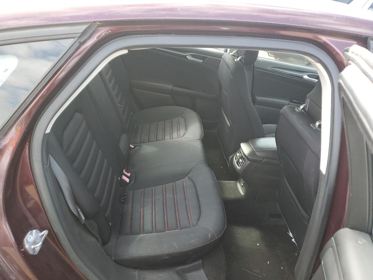 Ford Fusion Se Image 6