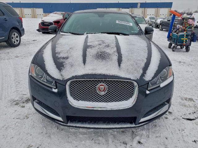 Jaguar XF 2.0t Premium Image 8